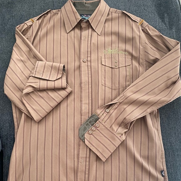 Fender Rock & Roll Religion Men’s Button Shirt Brown Flip Cuffs Epaulets Size L - Picture 2 of 11